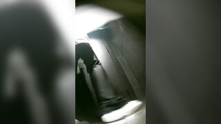 高画質のバーの舞台裏写真：ハイヒールとストッキングを履いた長い脚（8） toilet 3 (6)