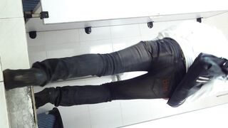 古老的资源，应求整合了无水印版本+某房版本合集，留给需要的人。就不多截图了，懂得人都懂 toilet 1 02