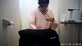Tennis㊴ ４名収録！お腹が痛くていきみ顔＆中腰おしっこ娘＆美人なお姉さん(^o^)／ voyeur jp 160526 05