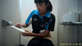 新Tennis㉜ ５名収録！ポニーテール娘ちゃんの汚れたナプキン大公開！鼻ほじ娘２名も( ;∀;) voyeur jp 160526 01