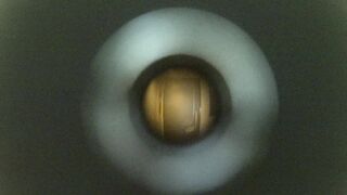 胸チラ 某配達員が屈んだ瞬間にぽろり cカップ乳首お届けされましたｗ voyeur jp
