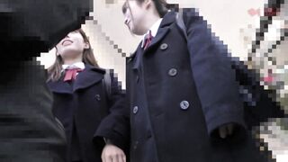 特典有 電車痴漢 w痴漢 ロリ アイドル系美少女の仲良し2人組を痴漢2人で同時責め 高偏差値私立校生に中出し 大量顔射 voyeur jp