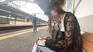 電車 胸チラデート前のオシャレさんの乳首が見えてます顔有 voyeur jp