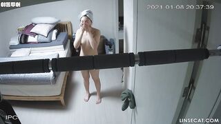 [신작] 젊은 커플이 사랑을 나누고 있습니다. 그녀의 신음소리는 너무 커서 문을 닫아도 들릴 정도입니다. 그녀의 목소리만 들어도 사정감이 korean porn vip ipcam