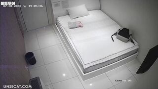 2023년 해킹당한 한국 병원의 IP 카메라_ 그녀는 가방에서 연고를 꺼내서 질에 발랐습니다. 그녀는 가벼운 섹스를 하는 소녀처럼 보이지 않았습니다 korean porn vip ipcam